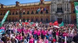 Miles de personas se manifiestan para frenar el «negocio de la sanidad» en Andalucía