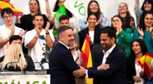 Vox se crece con el acuerdo en Extremadura y confía en extenderlo hasta La Moncloa