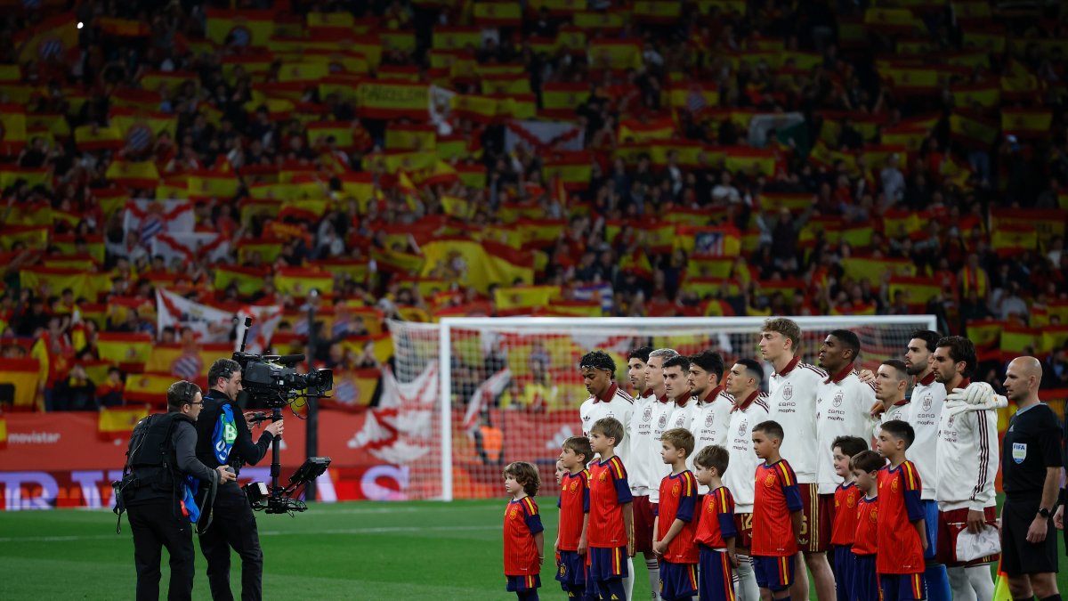 Cánticos de «musulmán el que no bote» en el partido de la selección española en Cornellá