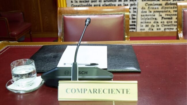Cancelan la comisión donde estaba citada la mujer de Cerdán al faltar por motivos de salud