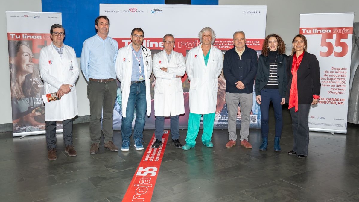 La campaña contra el colesterol ‘Tu Línea Roja 55’ llega al Hospital Marqués de Valdecilla