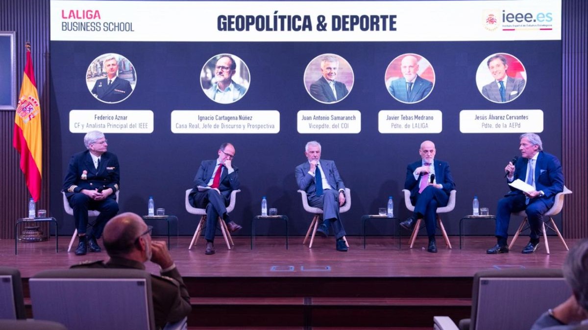 LaLiga y Ceseden sitúan el deporte en el centro del debate geopolítico internacional