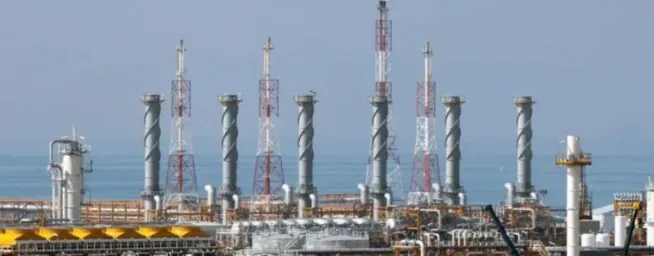 Israel afirma haber atacado e inhabilitado la principal planta petroquímica de Irán