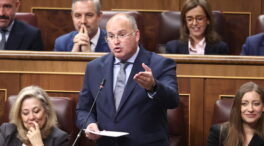 Tellado silencia a Díaz y la deja sin tiempo para replicarle: «Ver, oír y callar, su epitafio político»