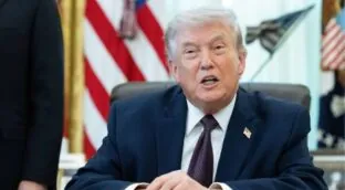 Trump cree que puede llegar a un acuerdo con Irán este lunes o se apoderará del petróleo