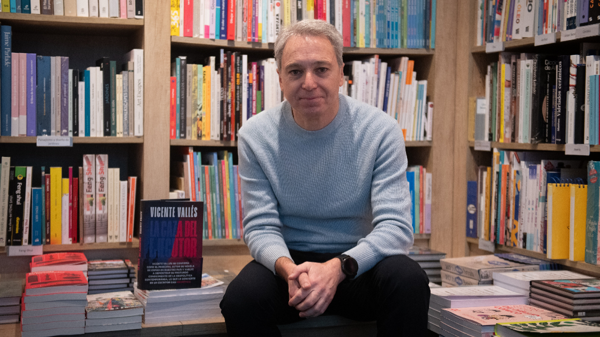 Vicente Vallés: «De niño, en mi casa de Vallecas, siempre había un periódico; mi padre me explicaba las noticias del día»