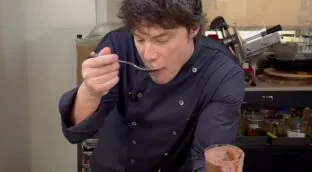 Jordi Cruz (47), chef: «Este postre con proteína y creatina está riquísimo, no tiene casi calorías y nada de grasa»