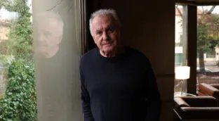 Víctor Manuel, 78 años: «Me levanto sobre las 8, tomo un kiwi en ayunas y voy al gimnasio todos los días»