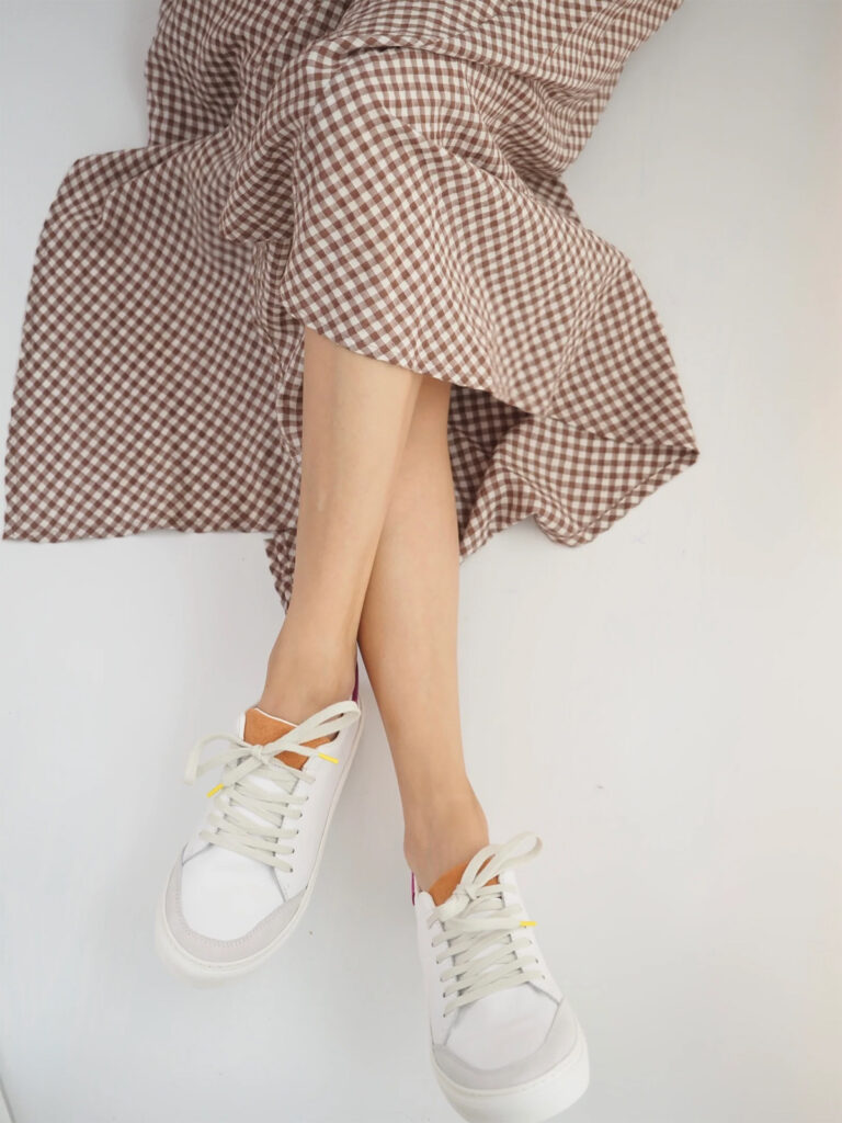 Modelo de zapatilla de la firma MU The Brand usado por la Reina Letizia. (PVP: 149€)