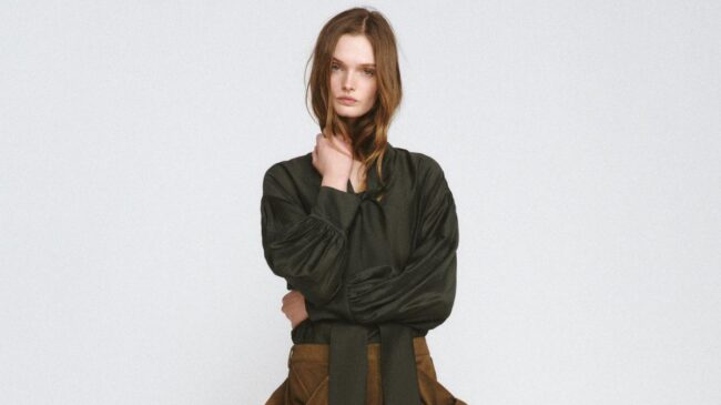Zara y Mango tienen las blusas y faldas claves para un look de invitada de boda tendencia en primavera 2026