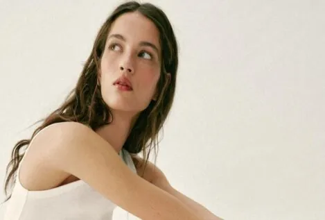 Zara y Mango coinciden: este es el complemento perfecta para looks de invitada de boda y que reutilizarás para ir la oficina