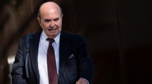 Zarrías admite que pagó 16.000 euros a Leire Díez para saber si Villarejo estaba tras los ERE