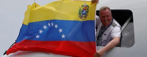 Aterriza en EEUU el primer vuelo directo que llega desde Venezuela en los últimos siete años