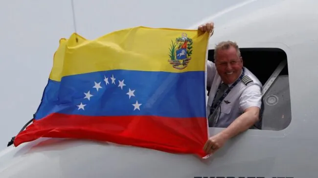Aterriza en EEUU el primer vuelo directo que llega desde Venezuela en los últimos siete años