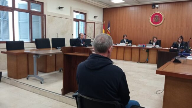 La Audiencia de Baleares juzgará a un hombre por prenderle fuego a su inquilino