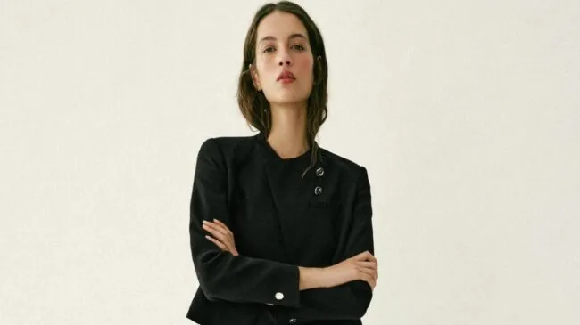 Adiós a los monos: cuatro conjuntos de dos piezas de invitada de boda y comuniones de Zara, Mango y otras marcas españolas para acertar en primavera-verano