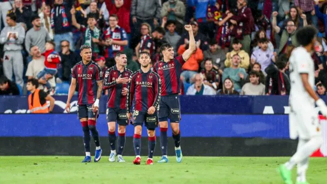 El Alavés se salva y la victoria del Levante deja al Mallorca con pie y medio en segunda