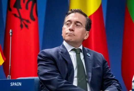 Albares se trae a Madrid al 'dos' del consulado en Argel investigado por la Audiencia Nacional