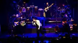 La voz de Pablo Alborán hipnotiza en el Teatro Eslava al ritmo de su ‘Km0’ y sus clásicos