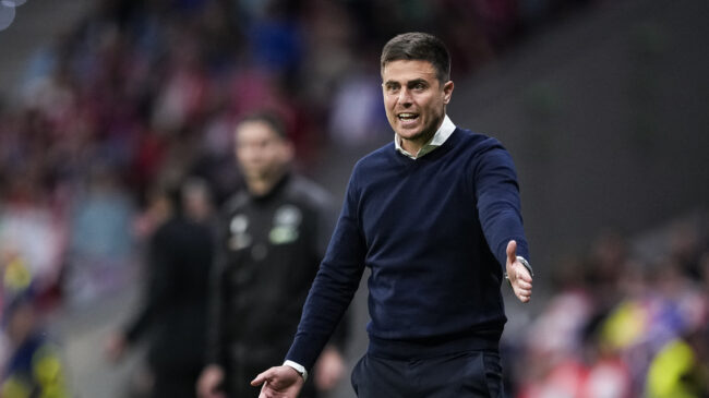 Osasuna destituye al italiano Alessio Lisci como su entrenador