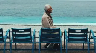 Angus Deaton, nobel de economía, ya lo señaló en 2010: «El dinero compra la satisfacción con la vida, pero no compra la verdadera felicidad»