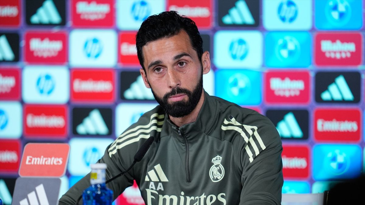 Álvaro Arbeloa: «Si viene Mourinho, estaré muy feliz de verle de vuelta en casa»