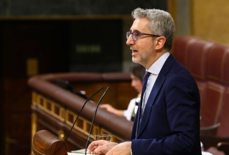 Arcadi España brinda su «apoyo y confianza» a Zapatero , quien sigue siendo «referente»