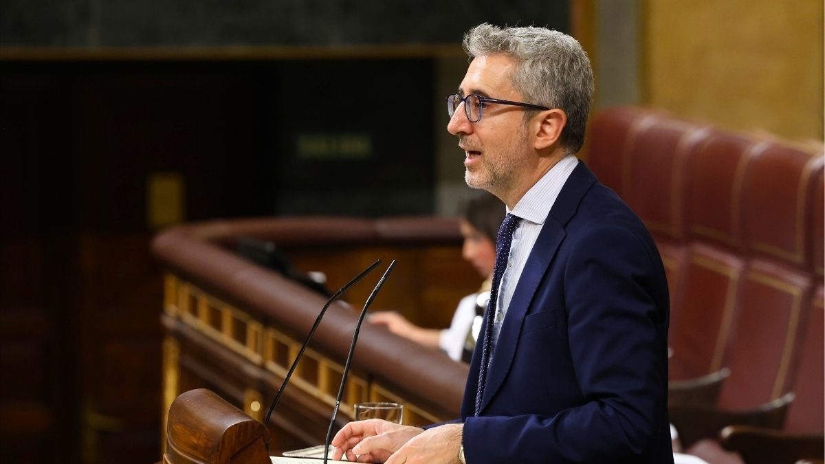 Arcadi España brinda su «apoyo y confianza» a Zapatero , quien sigue siendo «referente»