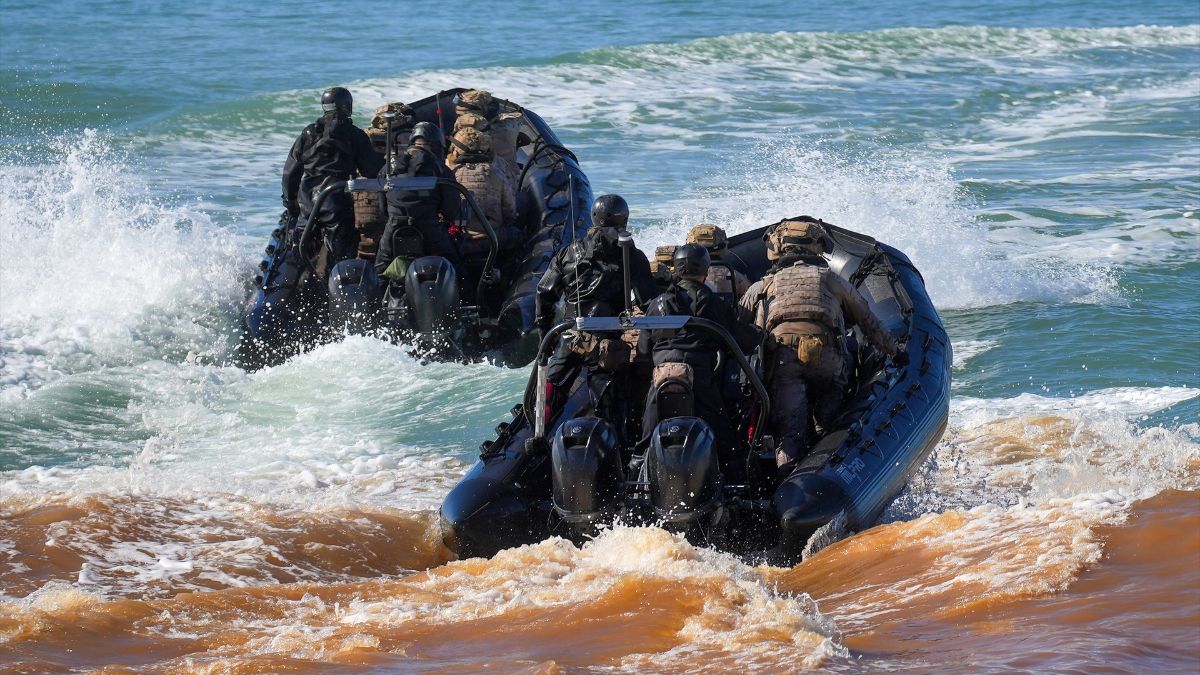 Recuperan las tres embarcaciones de la Armada robadas en Barbate (Cádiz)