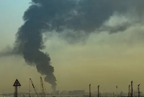 Emiratos Árabes intercepta tres misiles de Irán pese al alto el fuego en vigor
