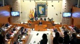 Una protesta contra el bachillerato concertado obliga a suspender la intervención de Azcón
