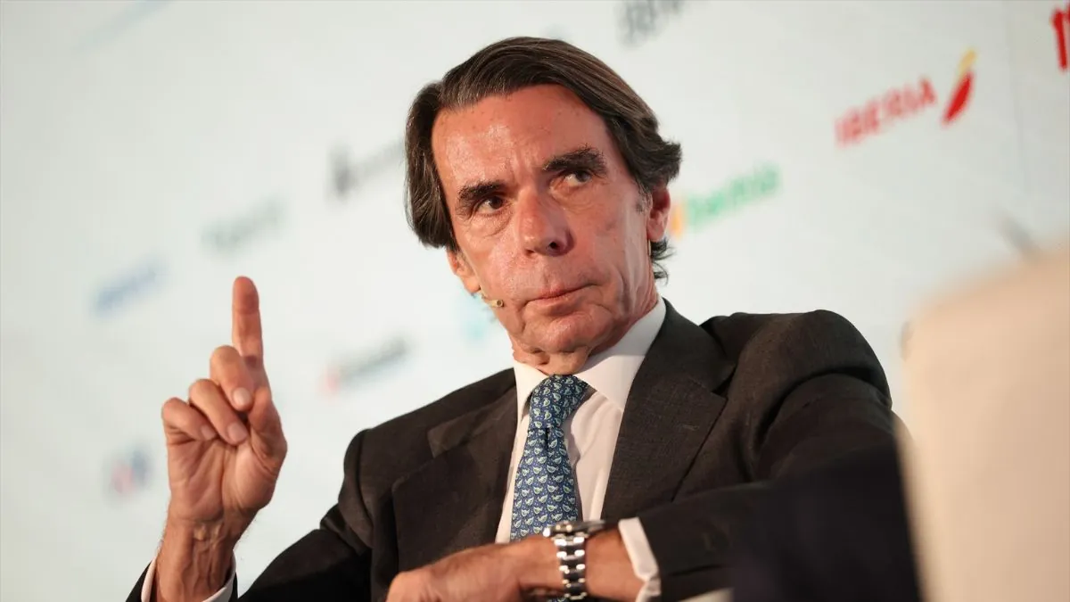 Aznar exige elecciones para terminar con el «ambiente insoportable de corrupción»