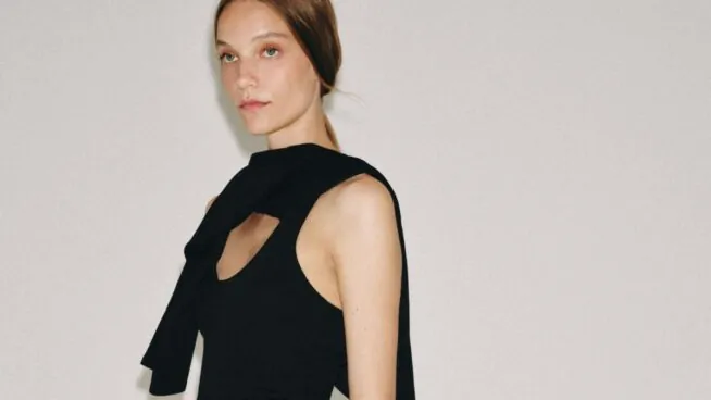 Ni monos ni mocasines: Zara y Mango traen la nueva prenda versátil de esta temporada que podrás llevar desde a una cena como a la oficina