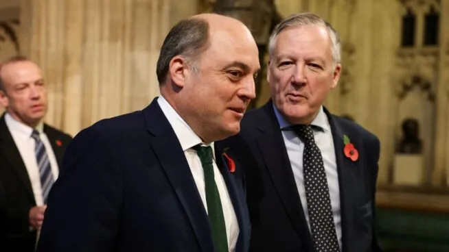 Rusia incluye al exministro de Defensa británico Ben Wallace en su lista de personas buscadas