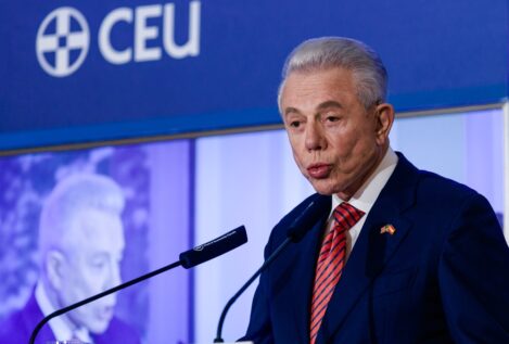 El embajador de EEUU evita especular con una petición de extradición contra Zapatero