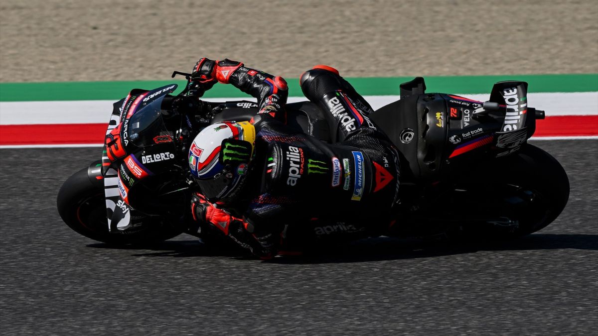 Marco Bezzecchi se impone en casa a Jorge Martín y afianza su liderato de MotoGP