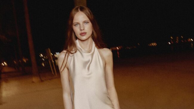 Adiós a los 'tops': llegan a Zara y Mango las nuevas blusas de inspiración francesa que funcionan como básicos versátiles para looks de oficina y salir a cenar