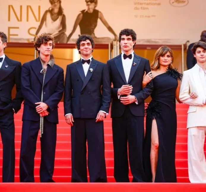 'La bola negra', de los Javis, triunfa en Cannes con una de las mayores ovaciones de la historia