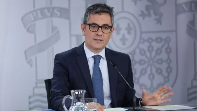 El Gobierno señala que suspender la regularización afectaría al «interés general»