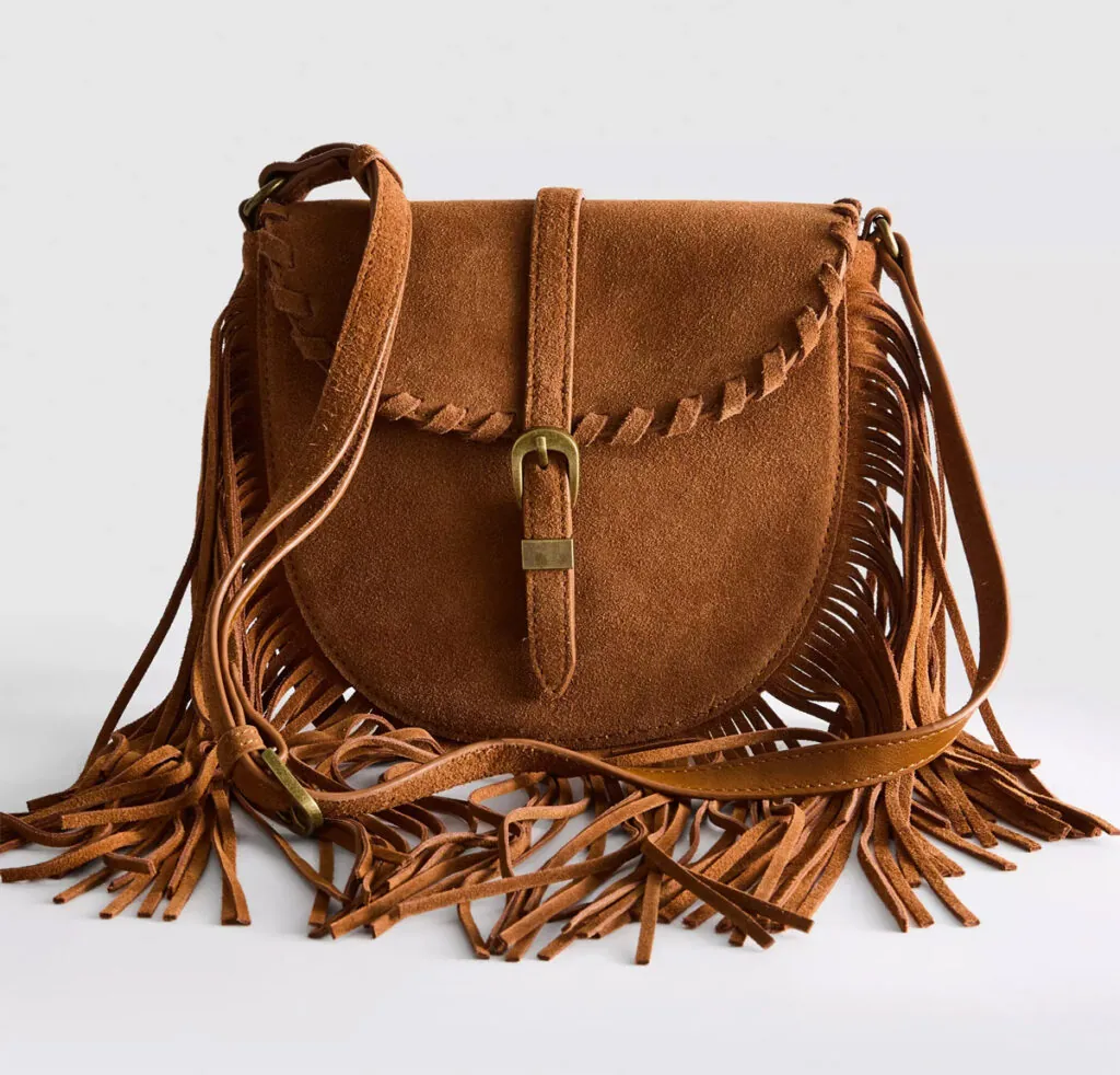 Bolso marrón con flecos de Primark. (PVP: 30€)
