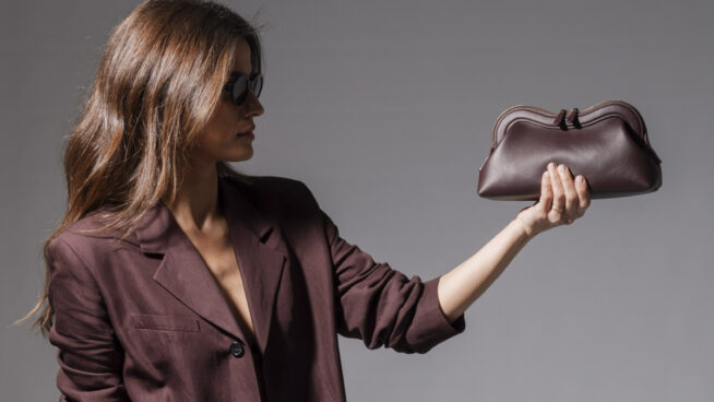 Adiós a lo mini: los bolsos más deseados de Mango y Zara rescatan el espíritu de los 90 y son la nueva obsesión de las expertas en moda