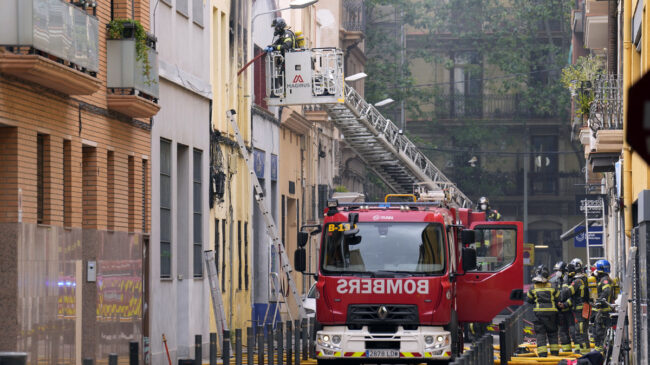 Once heridos, uno de ellos grave, al explotar una bombona de butano en Barcelona