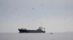 Irán anuncia el «cierre» del estrecho de Ormuz a «todo tipo» de embarcaciones