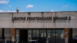 Los funcionarios de prisiones requisan 822 armas blancas al año en las cárceles catalanas