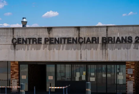 Los funcionarios de prisiones requisan 822 armas blancas al año en las cárceles catalanas