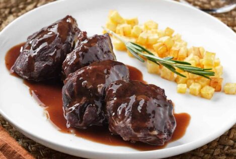 Receta de carrilleras al vino tinto: la gloria oculta en un corte de carne olvidado durante años