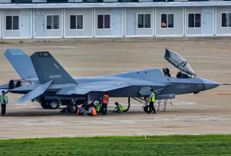China comienza a exportar el J-35, el avión cuyo diseño robó a EEUU hasta copiarle el nombre
