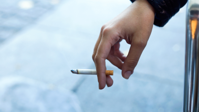 El riesgo de demencia de los fumadores decae tras siete años sin tabaco