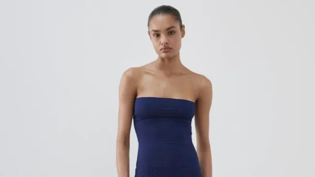 Adiós al azul marino en looks de boda: este es el color tendencia en vestidos que encontrarás en Zara y Mango para ser la invitada más elegante de 2026