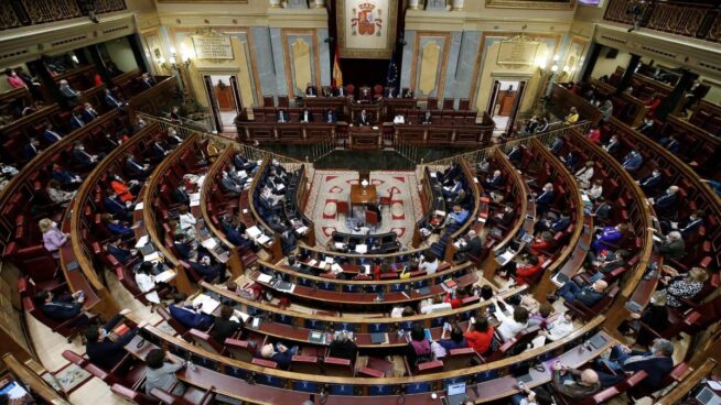El PSOE pacta con los nacionalistas rebajar los requisitos para formar grupo en el Congreso